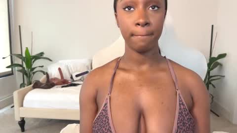 Fantasy Black Girl online show from 02-10-25, 09:25