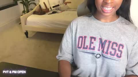 Fantasy Black Girl online show from 02-13-25, 04:54