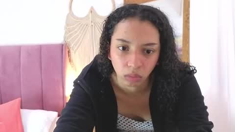 Snapshot of violet__15 chatting on 02-26-26, 12:04 violet__15 online show from 02-26-26, 12:04