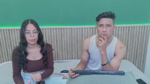 Snapshot of violet_and_dylan chatting on 12-04-25, 12:03 violet_and_dylan online show from 12-04-25, 12:03