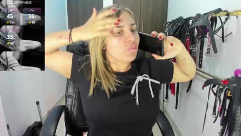 Kim online show from 12-25-24, 09:54