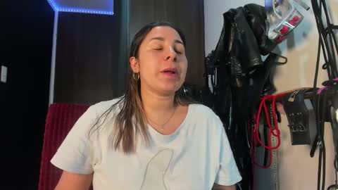 Kim online show from 11-08-25, 02:01