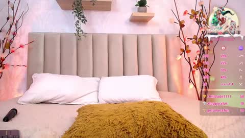 Violet Jones online show from 12-23-24, 05:43