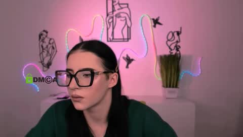 Snapshot of violet_moxi chatting on 12-16-25, 06:18 violet_moxi online show from 12-16-25, 06:18