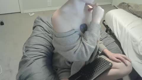 violet_winter97 online show from 12-18-24, 02:42