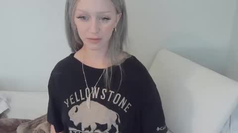 violet_winter97 online show from 12-22-24, 07:10