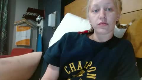 Snapshot of violet_winter97 chatting on 11-26-25, 10:49 violet_winter97 online show from 11-26-25, 10:49