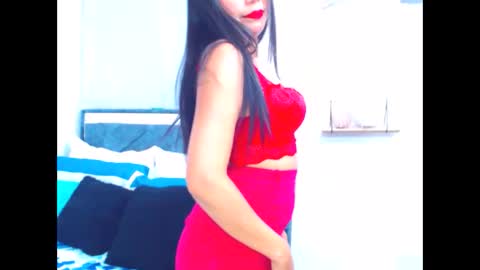 Snapshot of violeta06 chatting on 10-29-25, 01:52 violeta06 online show from 10-29-25, 01:52