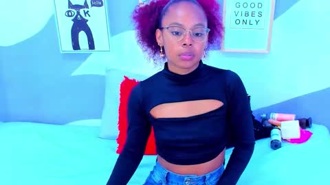 violeta_1404 online show from 12-15-25, 12:53