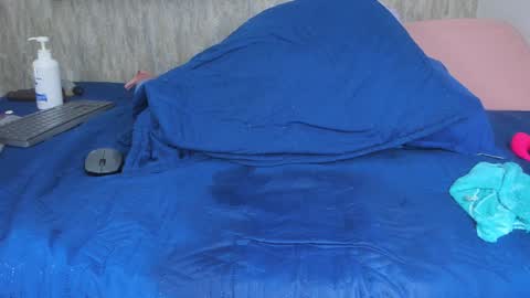 Snapshot of violeta_london chatting on 02-08-25, 09:13 violeta london online show from 02-08-25, 09:13