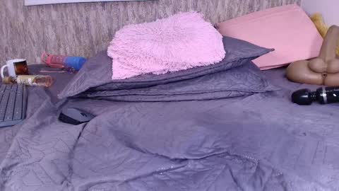 Snapshot of violeta_london chatting on 02-21-25, 09:13 violeta london online show from 02-21-25, 09:13