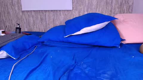 Snapshot of violeta_london chatting on 03-01-25, 09:18 violeta london online show from 03-01-25, 09:18