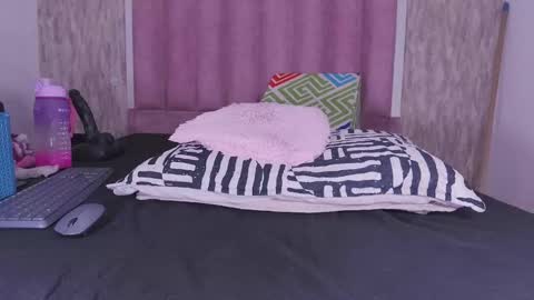 Snapshot of violeta_london chatting on 09-09-25, 11:54 violeta london online show from 09-09-25, 11:54