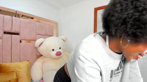 Violeta Ruiz online show from 12-22-25, 02:25