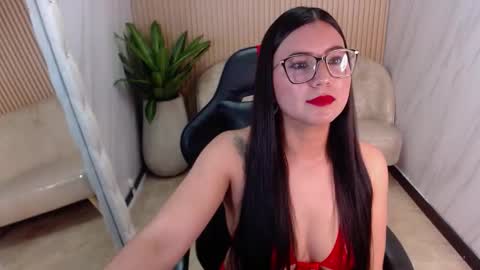 Snapshot of violeta_tf chatting on 11-25-25, 02:06 violeta_tf online show from 11-25-25, 02:06