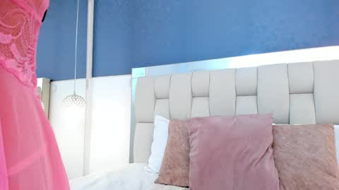 Snapshot of violetahayes chatting on 01-24-25, 08:11 Violeta online show from 01-24-25, 08:11