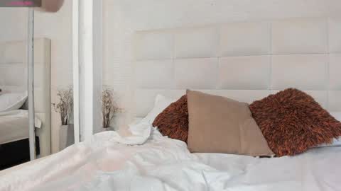 Snapshot of violetahayes chatting on 01-27-25, 07:45 Violeta online show from 01-27-25, 07:45