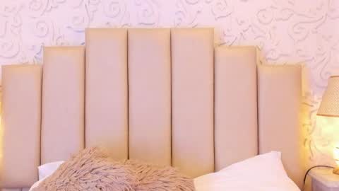 Snapshot of violetahills_ chatting on 05-19-26, 04:02 Violeta online show from 05-19-26, 04:02