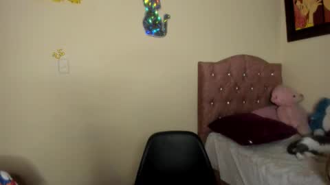 Jimena online show from 09-17-25, 02:13