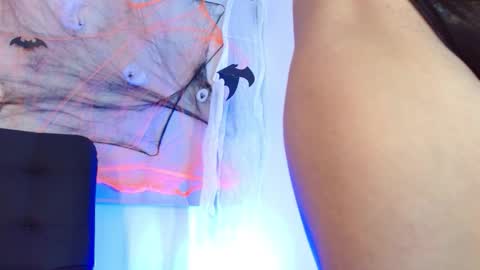 Violeta online show from 10-24-25, 04:14