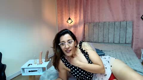 Snapshot of violetascott_ chatting on 01-13-25, 06:38 VIOLETA online show from 01-13-25, 06:38