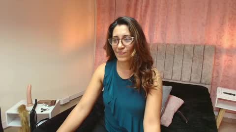 Snapshot of violetascott_ chatting on 02-17-25, 06:59 VIOLETA online show from 02-17-25, 06:59