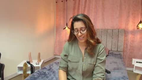 Snapshot of violetascott_ chatting on 02-20-25, 12:47 VIOLETA online show from 02-20-25, 12:47