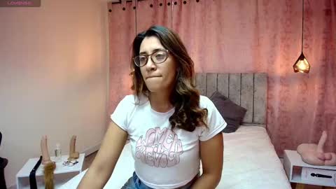 Snapshot of violetascott_ chatting on 02-28-25, 12:42 VIOLETA online show from 02-28-25, 12:42