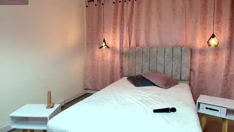 Snapshot of violetascott_ chatting on 03-03-25, 12:37 VIOLETA online show from 03-03-25, 12:37