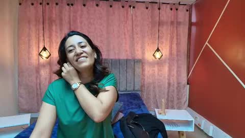 Snapshot of violetascott_ chatting on 09-26-25, 02:54 VIOLETA online show from 09-26-25, 02:54