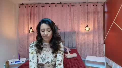 Snapshot of violetascott_ chatting on 10-13-25, 01:11 VIOLETA online show from 10-13-25, 01:11