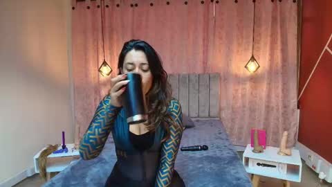 Snapshot of violetascott_ chatting on 11-25-25, 01:44 VIOLETA online show from 11-25-25, 01:44