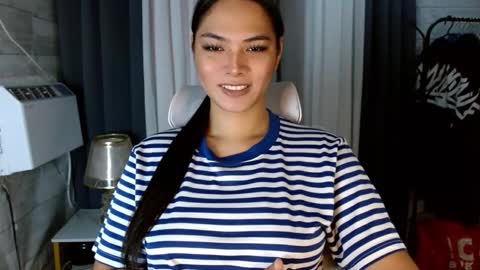 violet online show from 10-10-25, 12:42