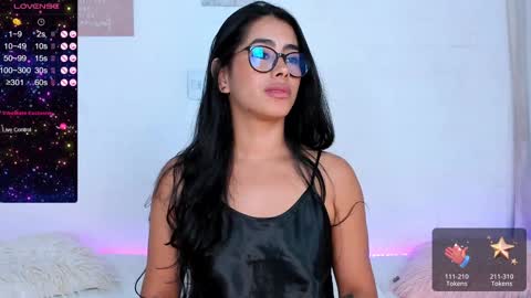 Snapshot of violetasotter chatting on 12-30-24, 03:13 Violeta online show from 12-30-24, 03:13