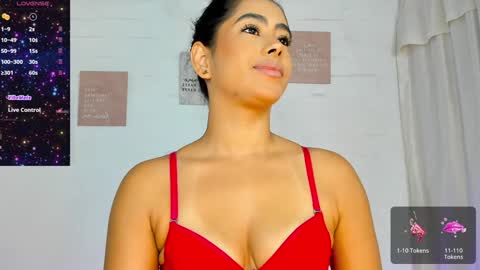 Snapshot of violetasotter chatting on 01-16-25, 12:31 Violeta online show from 01-16-25, 12:31