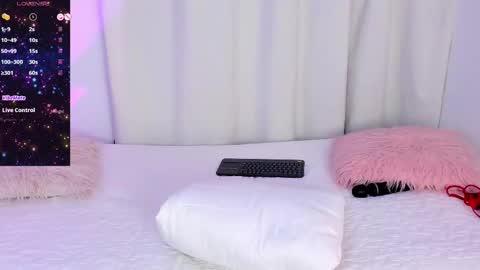 Snapshot of violetasotter chatting on 02-21-25, 03:21 Violeta online show from 02-21-25, 03:21