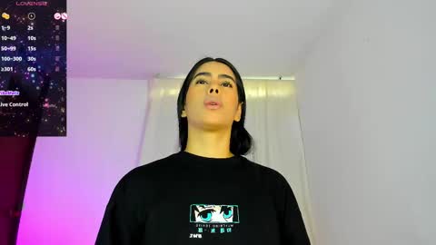 Snapshot of violetasotter chatting on 09-16-25, 12:17 Violeta online show from 09-16-25, 12:17