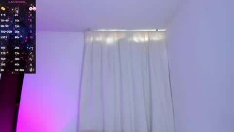 Snapshot of violetasotter chatting on 09-25-25, 12:20 Violeta online show from 09-25-25, 12:20