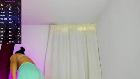 Snapshot of violetasotter chatting on 09-27-25, 12:10 Violeta online show from 09-27-25, 12:10