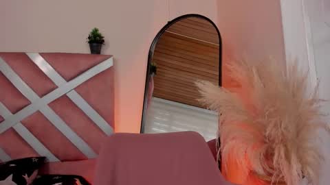 Call me Violet online show from 12-20-25, 07:10