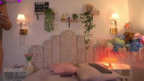 violeth___ online show from 04-13-26, 01:16