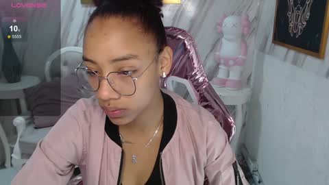 violeth_b online show from 01-07-25, 12:31