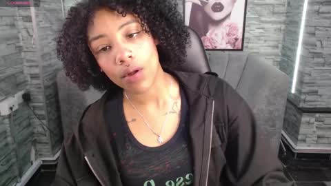 violeth_b online show from 09-11-25, 12:49