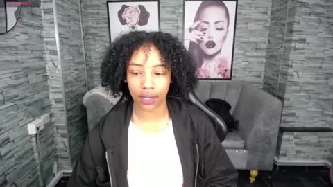 violeth_b online show from 09-18-25, 12:40