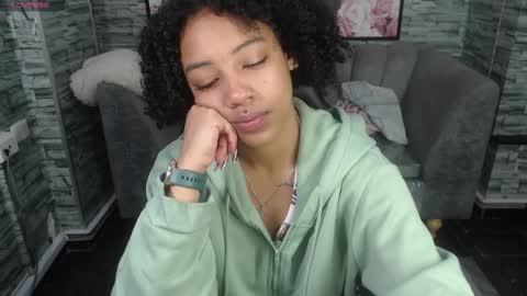 violeth_b online show from 09-23-25, 01:03