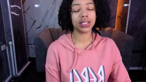 violeth_b online show from 10-28-25, 12:52