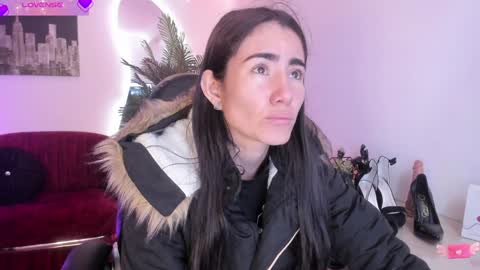 Snapshot of violetparkker chatting on 02-03-25, 12:03 violetparkker online show from 02-03-25, 12:03