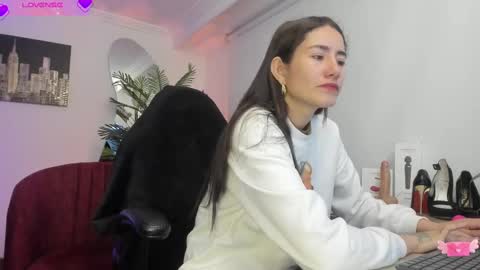 Snapshot of violetparkker chatting on 02-17-25, 11:23 violetparkker online show from 02-17-25, 11:23