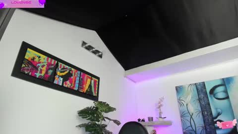 Snapshot of violetparkker chatting on 02-25-25, 12:45 violetparkker online show from 02-25-25, 12:45