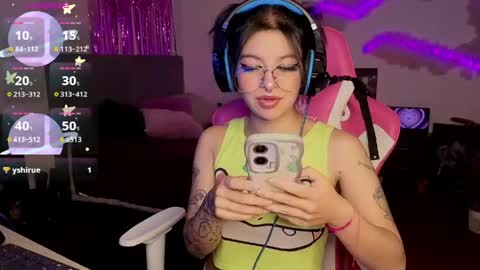   online show from 04-12-26, 06:13